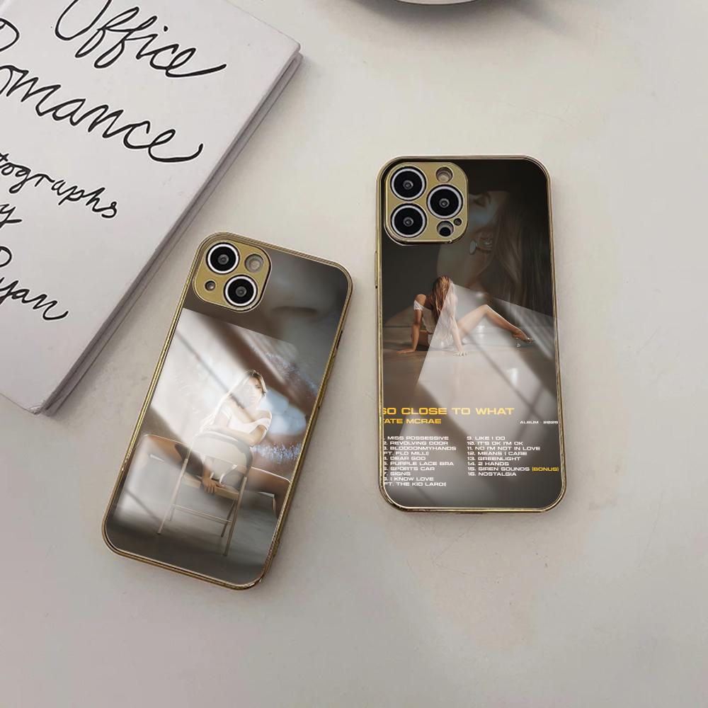 Singer T-Tate McRae Phone Case - đánh giá và giá Apple Iphone 15 Pro Max